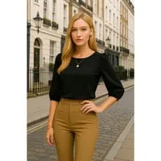 Blusa Feminina Estilo Influencer – Manga 3/4 e Corte Elegante, Peça-Chave para Montar Looks da Moda