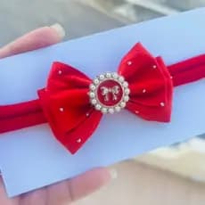 Faixa de Cabelo Infantil com Laço Vermelho com aplique – Tiara Bebê Elegante