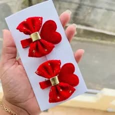 Laço Infantil Vermelho com Brilho e Detalhe Dourado – Par de Presilhas