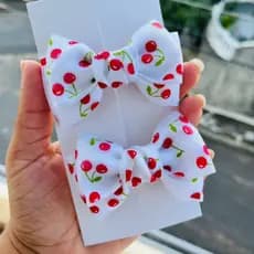 Par de Laço Infantil Duplo Estampa Cerejinha – Delicado e Estiloso 🍒🎀