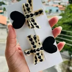 Hair Clips Bico de Pato 5.5 com Laço de Corações – Par Elegante