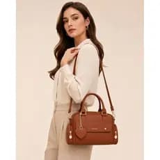 Bolsa Feminina com alça tranversal e de Mão, com vários compartimentos, Moderna e elegante.