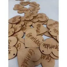 LEMBRANCINHA CORAÇÃO DE MDF PARA CHAVEIRO (VÁRIOS KITS)