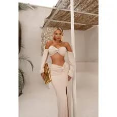 Conjunto Estiloso Cropped com Bojo e Manga Longa e Saia com Fenda Perfeito para Arrasar