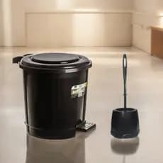 Lixeira Redonda Preta com Pedal 07 Litros + Escova Sanitária Preta Casa Utilidades Banheiro limpeza