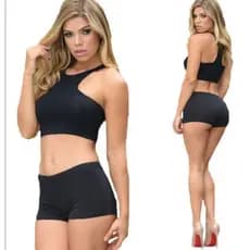 Micro short preto,ideal para usar debaixo de saias e vestidos