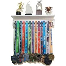 Porta Medalhas e troféu, cor branco com fita de borda, para 20 medalhas 50x11,5x10