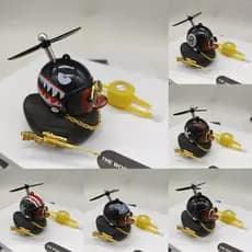 Pato preto com capacete para decoração do guiador da bicicleta com luzes