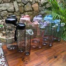 Garrafa De Água 2 Litros (2L ou 750ml ou 300ml) Com Canudo Squeeze Academia Com Adesivos