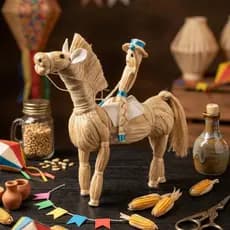 Boneco de Cavalo de Palha Artesanal com Cavaleiro – Decoração Rústica e Festa Junina