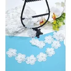 Renda Guipir Flor 3D com Véu Aplicação Artesanato Decoração Off White Largura 4,5 cm Fita Larga 20 flores/mt