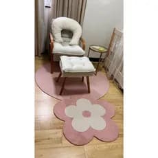 tapete decorativo infantil formato flor em tecido boucle e base antiderrapante