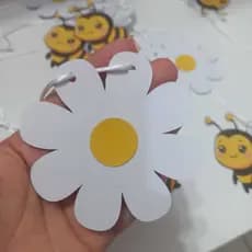 Varal de Margaridas e Abelhinhas, varal decorativo de margaridas