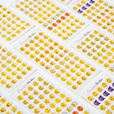 Emoji Emoji Adesivo Apple Versão Horizontal com Novo Emoticon Flip White Eyes com 660 Mini Emoticons 12 Peças