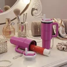 Chaveiro Porta Batom Mini Copo  Protetor Labial Acessório de Bolsa Blogueira Criativo