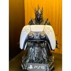 Suporte para Controle PS5 Estilo Rei Bruxo 27cm | Organizador Gamer em Impressão 3D