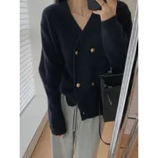 Camisola preta camisa de fundo roupa interior outono inverno novo estilo francês High-End temperamento Cardigan feminino