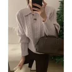 Retro pequena lapela chifre botão torção camisola feminina pulôver solto inverno macio ceroso interior curto camisola de