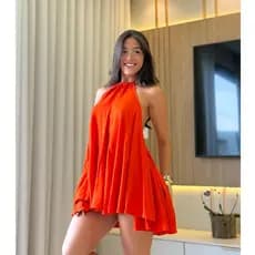 vestido curto com caimento elegante maya