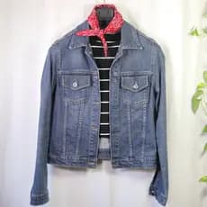 Jaqueta jeans feminina TAM 46, tradicional. [MEDIDAS NA DESCRIÇÃO] [BRECHÓ]