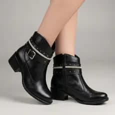 Bota Feminina Cano Curto Zíper Detalhe Strass Fivela Salto Baixo