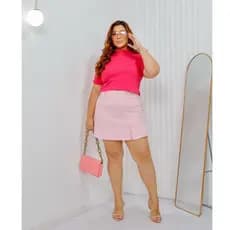 short saia femenino plus size com fenda lateral alfaitaria elástico atrás