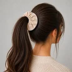 Kit Scrunchies Vintage Bege e Preto Luxo – Xuxinha Elástico de Cabelo Macio Não Quebra os Fios
