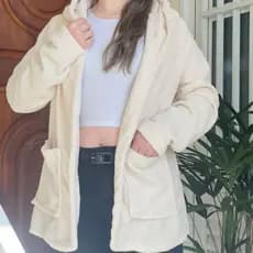 Casaco de Teddy com Capuz Forrado e Bolsos Laterais / Blusa de Pelinho com Capuz / Moda Inverno
