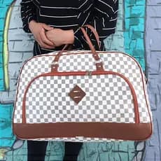 Mala de Viagem Feminina Luxo de Mão Bordo Caramelo Forrada 10 KG Couro Quadriculada Grande Impermeavel Bege