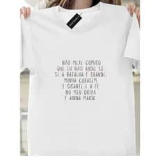 Camisetas com frases para vestir sua fé, expressar sua devoção no dia a dia