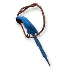 Arara em Madeira Azul