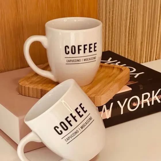 CANECA DE PORCELANA MANHATTAN PRETO/BRANCA 300 ML