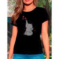 Camiseta Moderna Cor Preta Estilo Tumblr: Elefantinho Soprando Corações Rosas - Promoção/LANÇAMENTO ESPECIAL