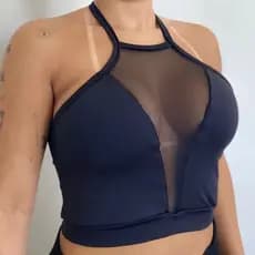 Cropped com decote em tule