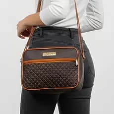 Bolsa Feminina Pequena De Lado Transversal Alta Qualidade Reforçada Durável mas Pom Pom