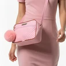 Bolsa Feminina de Ombro Transversal tira colo Acompanha o Pom Pom Pequena