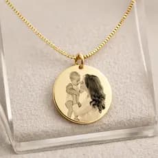 Colar cordão feminino pingente personalizado com foto gravação e nome banhado a ouro 18k Namorados