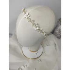Tiara branca batizado casamento daminha de honra