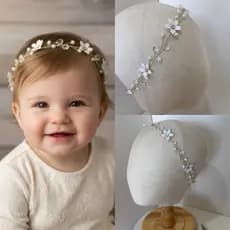 Tiara Isis   branca batizado, flores,daminha,casamento,aniverario