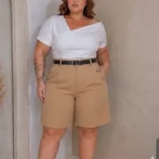 Shorts meia coxa bermuda Feminina Alfaiataria com CINTO PRETO Cintura Alta para Valorizar a Silhueta