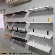 Kit 2 Prateleiras MDF 90cm com Mão Francesa Dourada Preta Branca