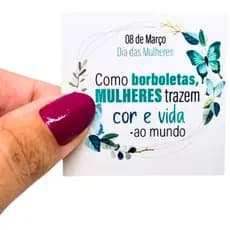 Kit com 50, 100, 150 ou 200 Pares Brinco 6mm Pérola + Tag Borboleta Cor e Vida Lembrancinha Dia da Mulheres 8 de Março