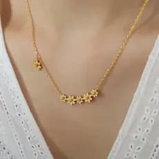 Colar Feminino Dourado Elegante 6 Flores com Caixa Bastet Shop