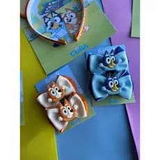 Laço cabelo Infantil Bluey e Bingo – Par de Laços Presilha e Xuxinha  Acessório de Cabelo Menina