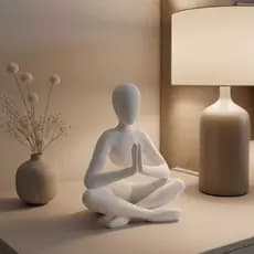 Escultura Decorativa Minimalista Branca em Posição de Meditação com Acabamento Texturizado Exclusivo