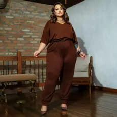 Macacão Longo Lãzinha Plus Size Feminino Over Size Jogger Confortável Moderno Curve Lia Rosa Curvy