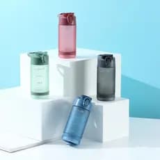 Kit com 25 Garrafa Squeeze Plástico 550ml com Bico e Canudo Botão de Acionamento