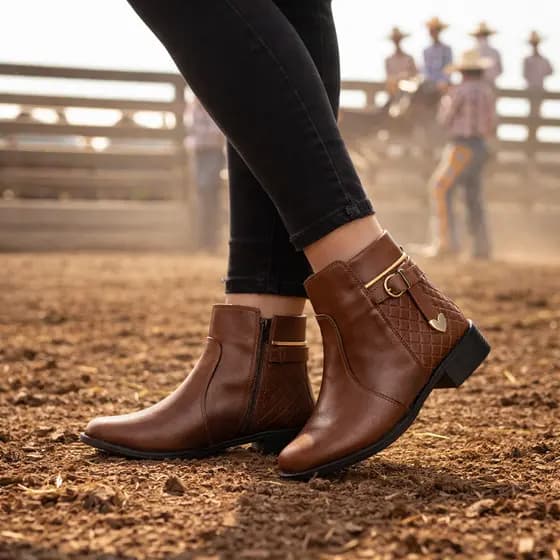 Bota Feminina Estilo Country Para Rodeio Festa Junina São João Quermesse Estilo Sertanejo Cano Curto