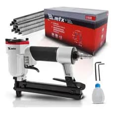 Grampeador Pneumático 10 A 22mm + Kit Grampos 10mm 5000un
