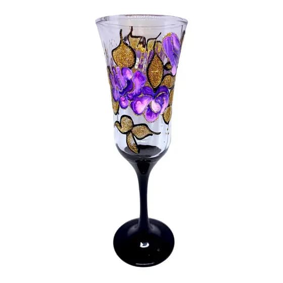 Taça Pomba Gira Luxo Flor Lilas Detalhes Dourados e Fundo Preto Ritual Umbanda Quimbanda